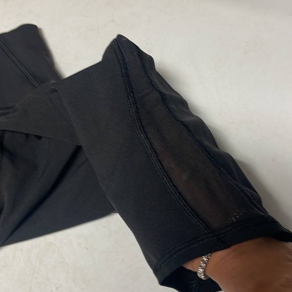LULULEMON LEGGINGS SIZE 4 - Picture 3 of 3